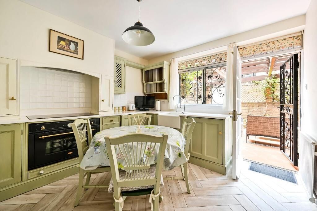 家庭别墅, 阳台, 庭院景观 | 私人厨房