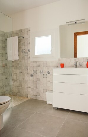 Shower, hair dryer, towels - Pou de s'Alou by Rentallorca (Sineu)