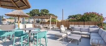 Premium Mobile Home for 6 People 4-Star Beach Access – Pool & Air Conditioning