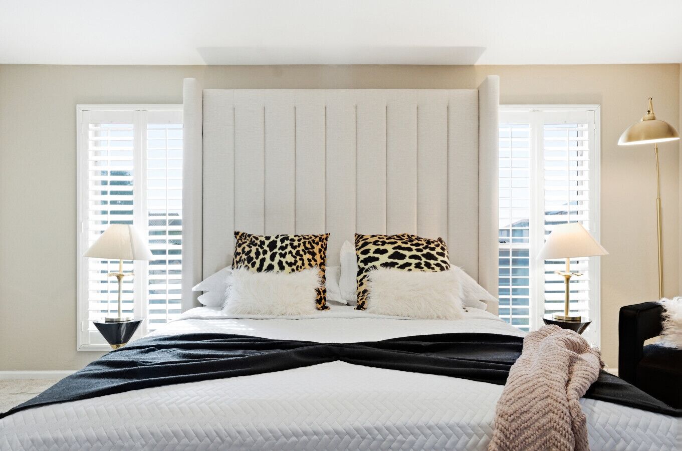 Iron/ironing board, travel crib, WiFi, bed sheets