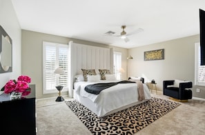 Iron/ironing board, travel crib, WiFi, bed sheets - Glow & Go  Heated Pool, Spa, Mini Golf, Fire Pit (Casa Grande)