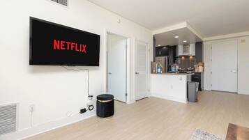 Apartment, 1 Bedroom, Kitchenette, Mountain View | Interior