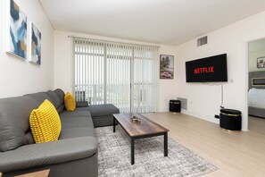 Apartment, 1 Schlafzimmer, Kochnische, Bergblick | Wohnbereich