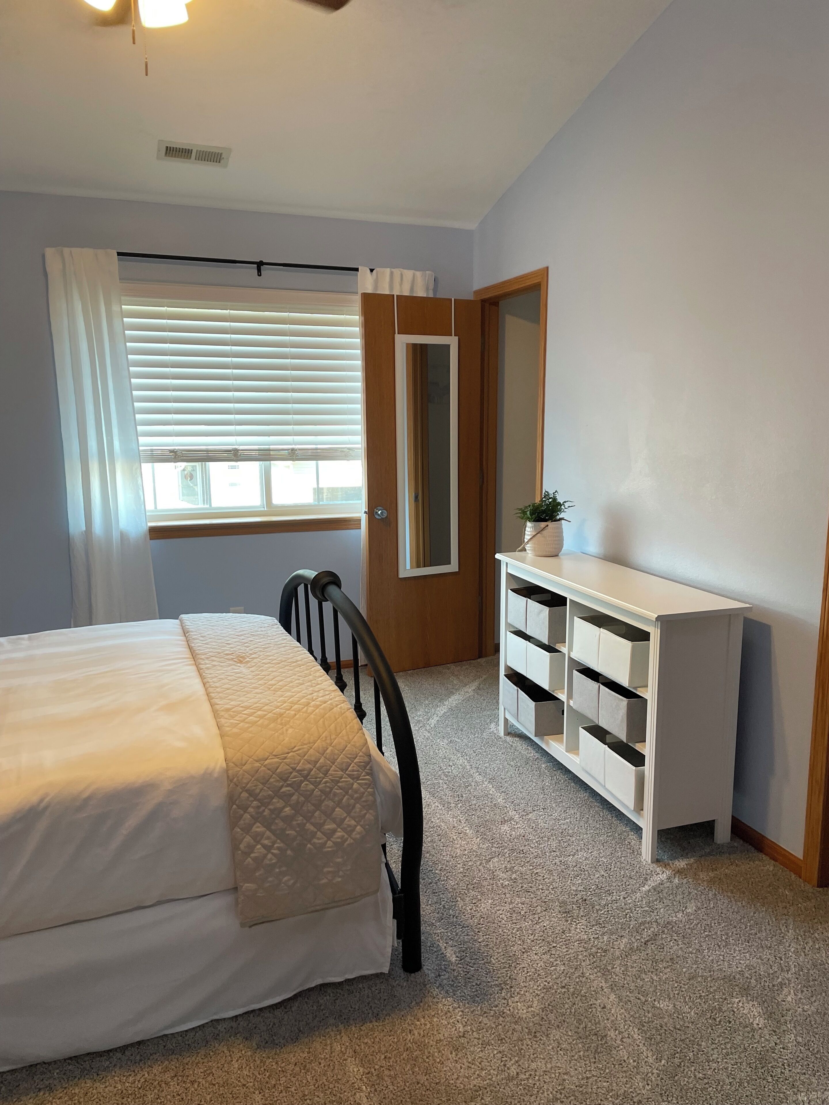 2 chambres, fer et planche à repasser, Wi-Fi, draps fournis