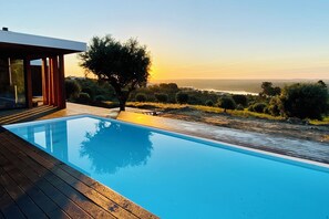 Pool - Casa Chão de Ourém, the perfect place and view to relax with family and friends. (Montargil)