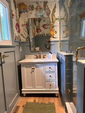 Shower, hair dryer, towels, soap - Chesapeake Getaway - Marinas - Woodland Views (Chestertown)