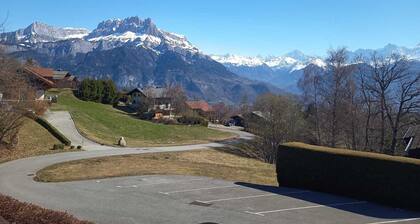 Appartement avec vue Mont-Blanc, terrasse et garage