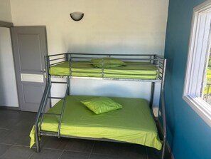 2 Schlafzimmer, Bügeleisen/Bügelbrett, Internetzugang, Bettwäsche