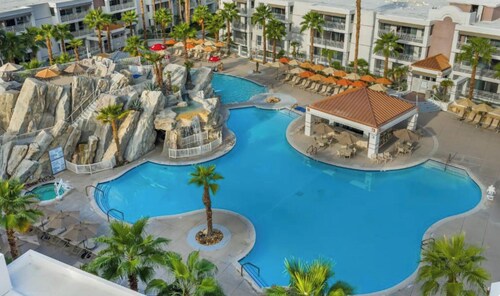 Coachella Ready! Sleeps 6 • Pool + Spa • 10 Min to Shuttle