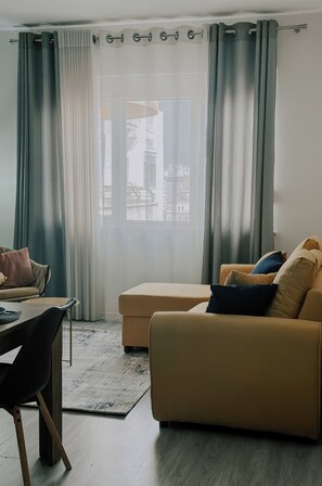 Apartamento, sacada | Área de estar