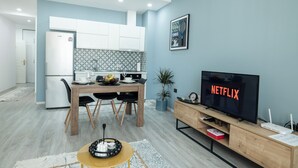 Comfort Apartment, 1 Bedroom, Balcony, City View | Ruang tamu