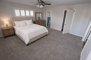 11 bedrooms, bed sheets - 11 bedrooms! The Perfect World Cup Stay for Large Groups! (Dallas)