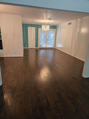 Interior - 11 bedrooms! The Perfect World Cup Stay for Large Groups! (Dallas)