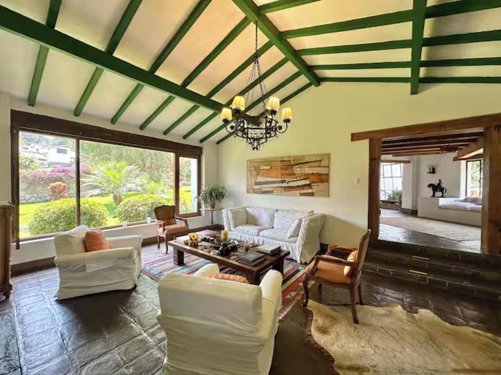 Casa conforto, vista para o jardim | Área de estar