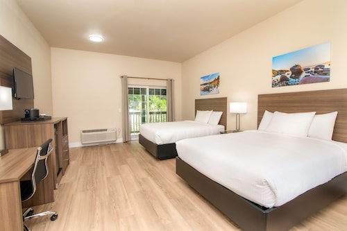 2 Queen Bed in a Hotel