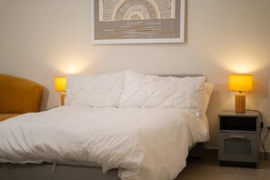 Fer et planche à repasser, accès Internet, draps fournis