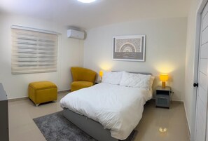 Iron/ironing board, Internet, bed sheets - SAN ISIDRO URBAN SUITE (Santo Domingo Este)