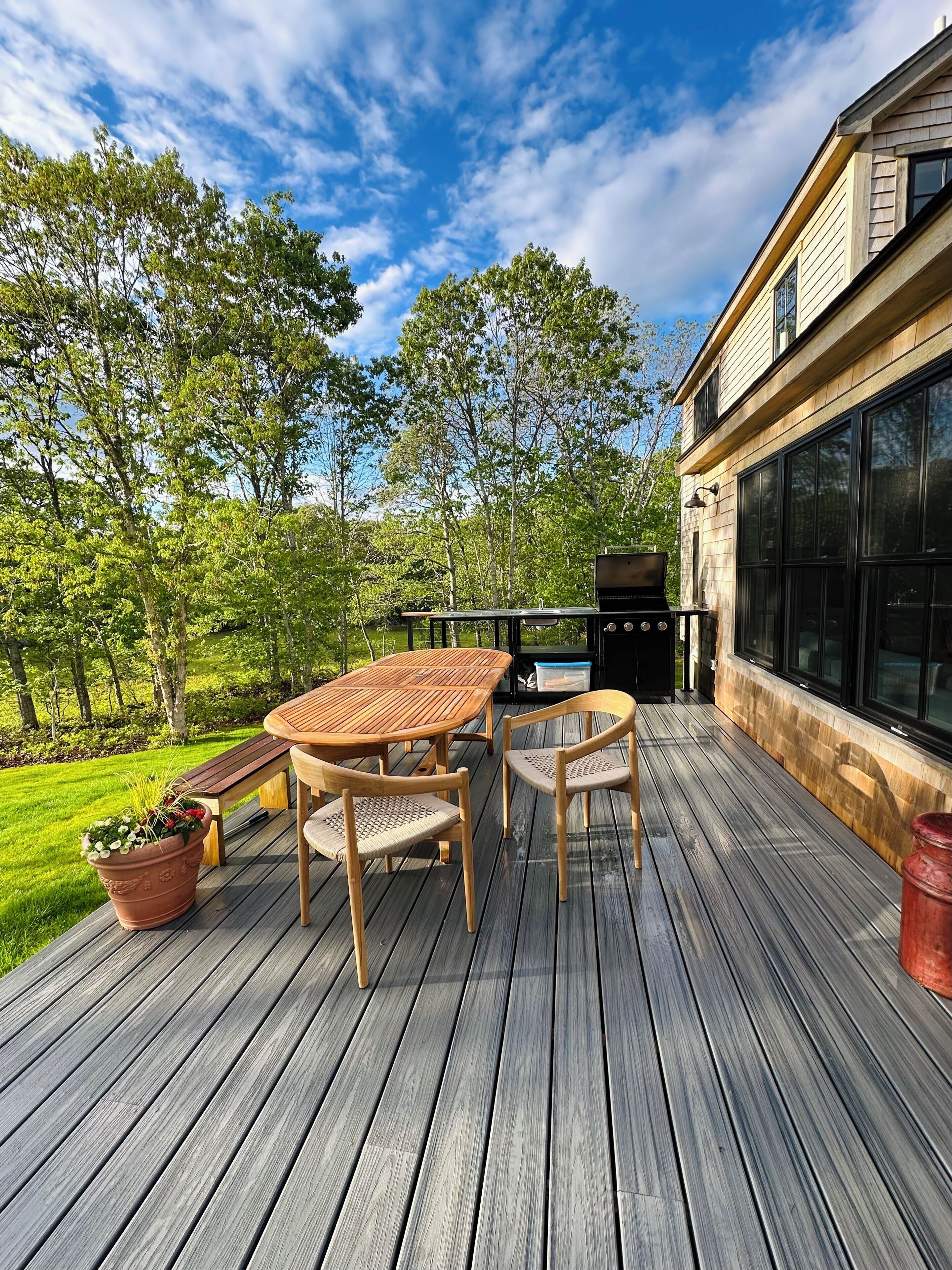 Outdoor dining