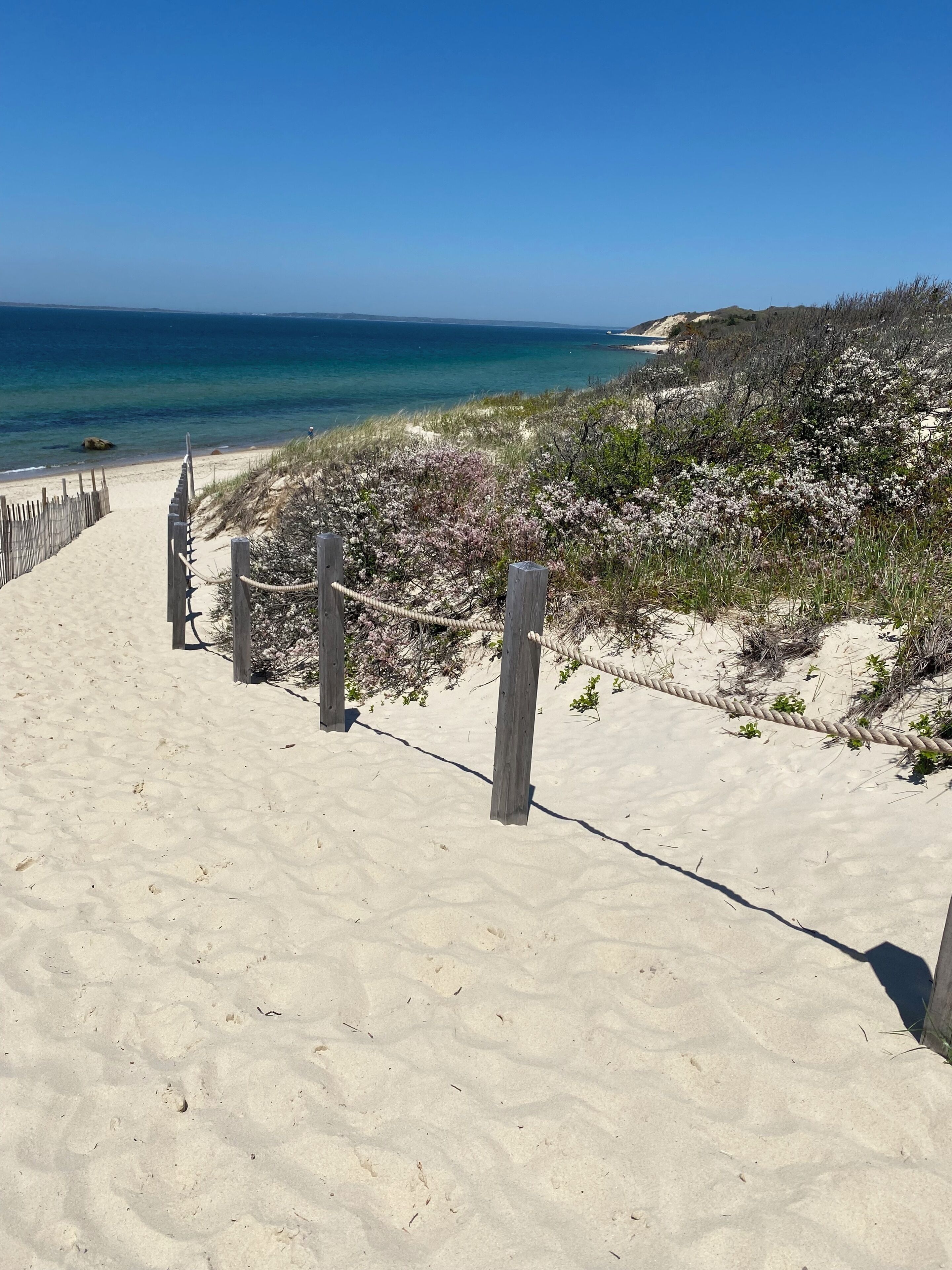 Beach nearby, sun-loungers, beach towels