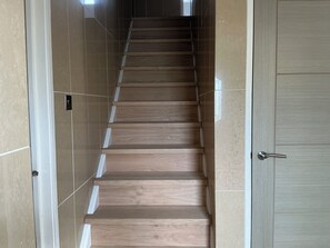 Interior - Take a Break. Cozy Double Room. Very modern home. Full use of Bathroom,Kitchen (Leyland)