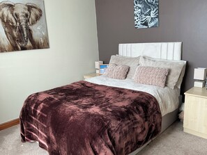 Room - Take a Break. Cozy Double Room. Very modern home. Full use of Bathroom,Kitchen (Leyland)