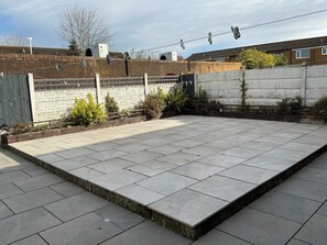 Property grounds - Take a Break. Cozy Double Room. Very modern home. Full use of Bathroom,Kitchen (Leyland)