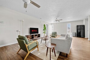Living area - 11th Ave unit B (Columbus)