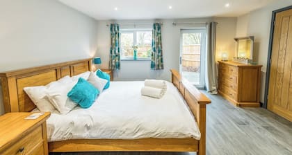 Cosy countryside lodge in quiet surroundings - Pass the Keys