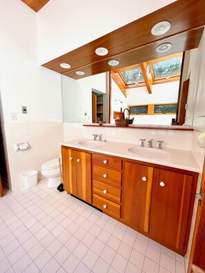 Towels, soap, toilet paper