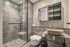 House - Free Housekeeping Visits During Your Stay - Stayshort - Scenic Studio in Business Bay Sleeps 2 With Burj Views (Dubai)