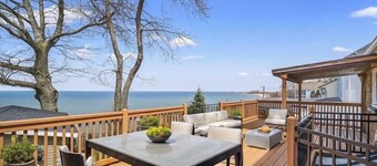 Majestic lake front home w/Private Beach in Ashtabula-Min from GOTL