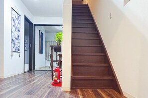 Interior - 4 minutes walk from Tenga Chaya Station|close to Ranba Shinsei Bridge|straight to Umeda Kanzai Airport|2 rooms|Small building with 52 square meters of floor space|Friends Inn 101 (Osaka)