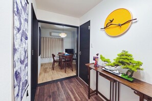 Interior - 4 minutes walk from Tenga Chaya Station|close to Ranba Shinsei Bridge|straight to Umeda Kanzai Airport|2 rooms|Small building with 52 square meters of floor space|Friends Inn 101 (Osaka)