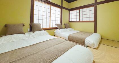 4 minutes walk from Tenga Chaya Station|close to Ranba Shinsei Bridge|straight to Umeda Kanzai Airport|2 rooms|Small building with 52 square meters of floor space|Friends Inn 101