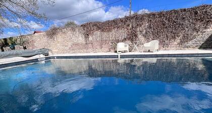 LA FORET D'ARC : Burgundy villa with swimming pool & private forest - 10 min Dijon