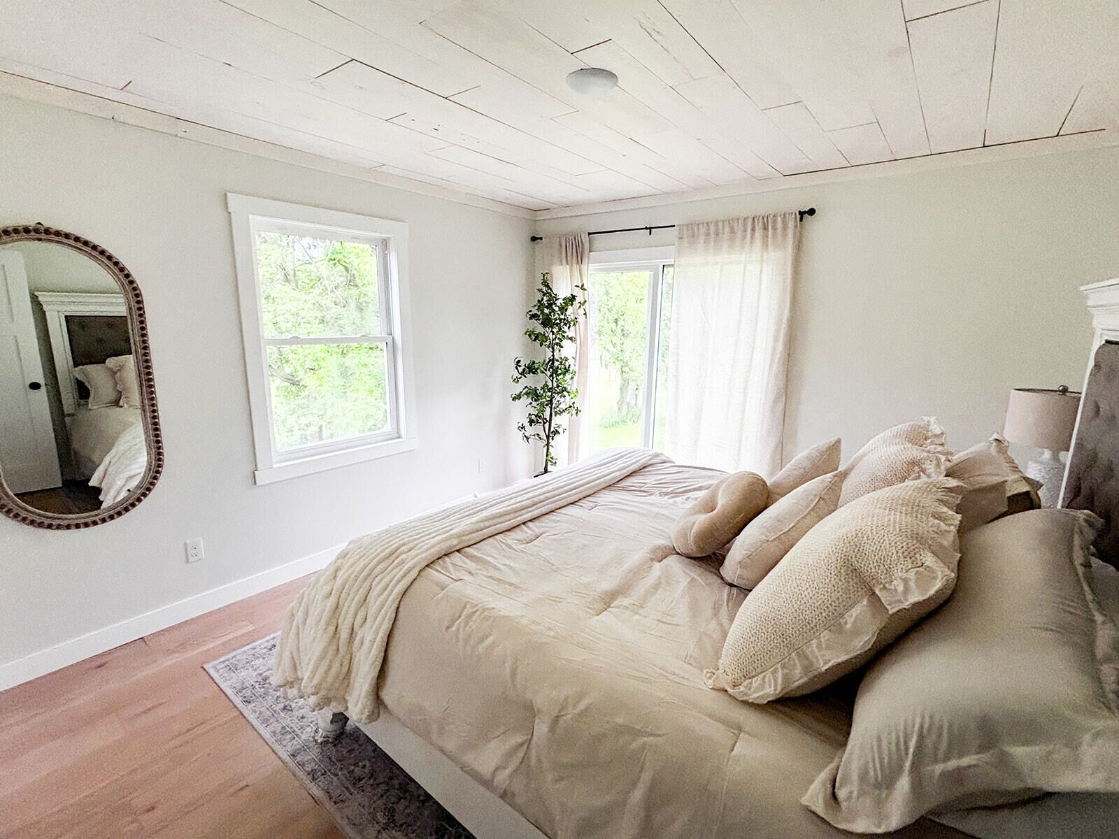 WiFi, bed sheets