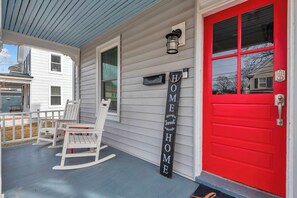 Exterior detail - Cozy River House in the Historic District of Cambridge, MD (Cambridge)