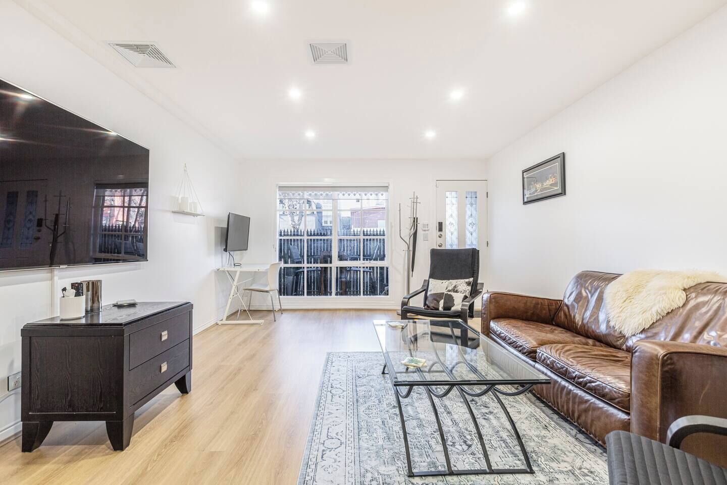 Mias Placevictorian Terrace With Modern Comfort - Kensington