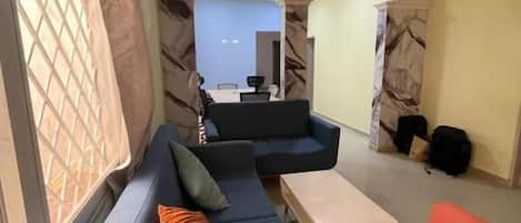 Double Room, Non Smoking, Patio | Interior