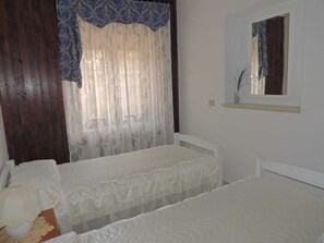 2 bedrooms, bed sheets - Vacation apartment in Santa Maria Navarrese, beautiful view (Santa Maria Navarrese)