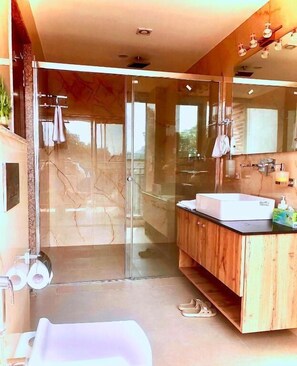 Deluxe-dobbeltværelse - balkon - byudsigt | Badeværelse