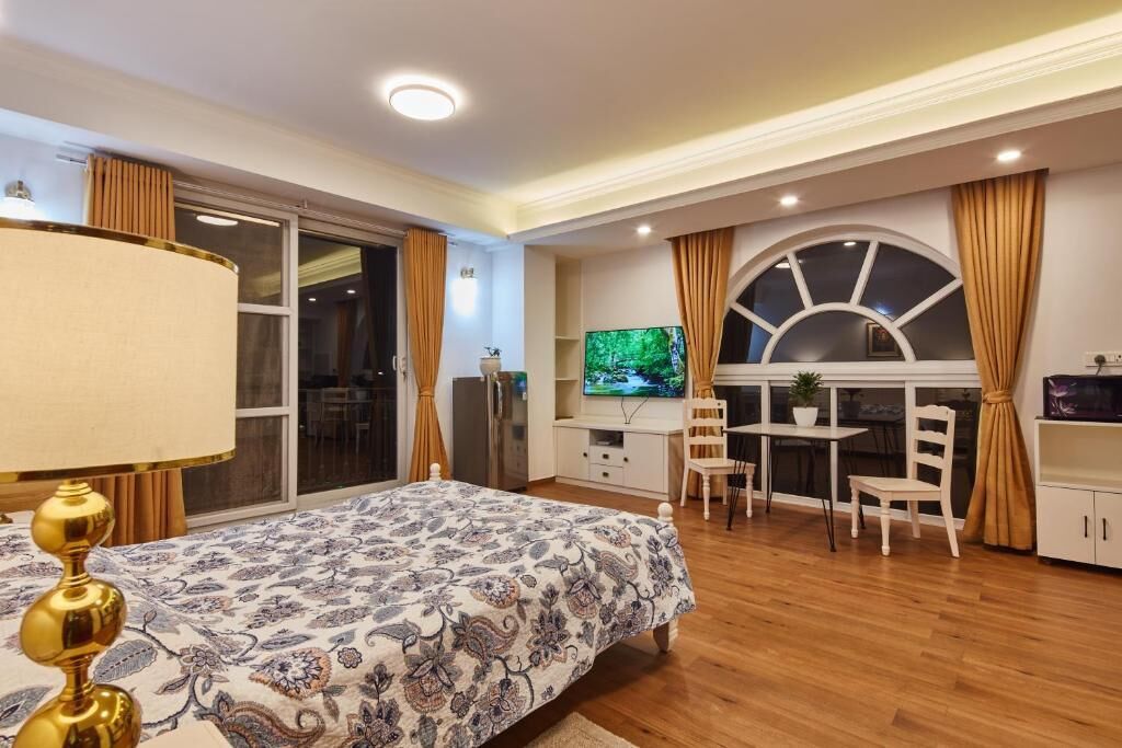 Junior Suite, Balcony, City View