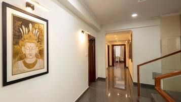 Deluxe Double Room, Balcony, City View | Interior