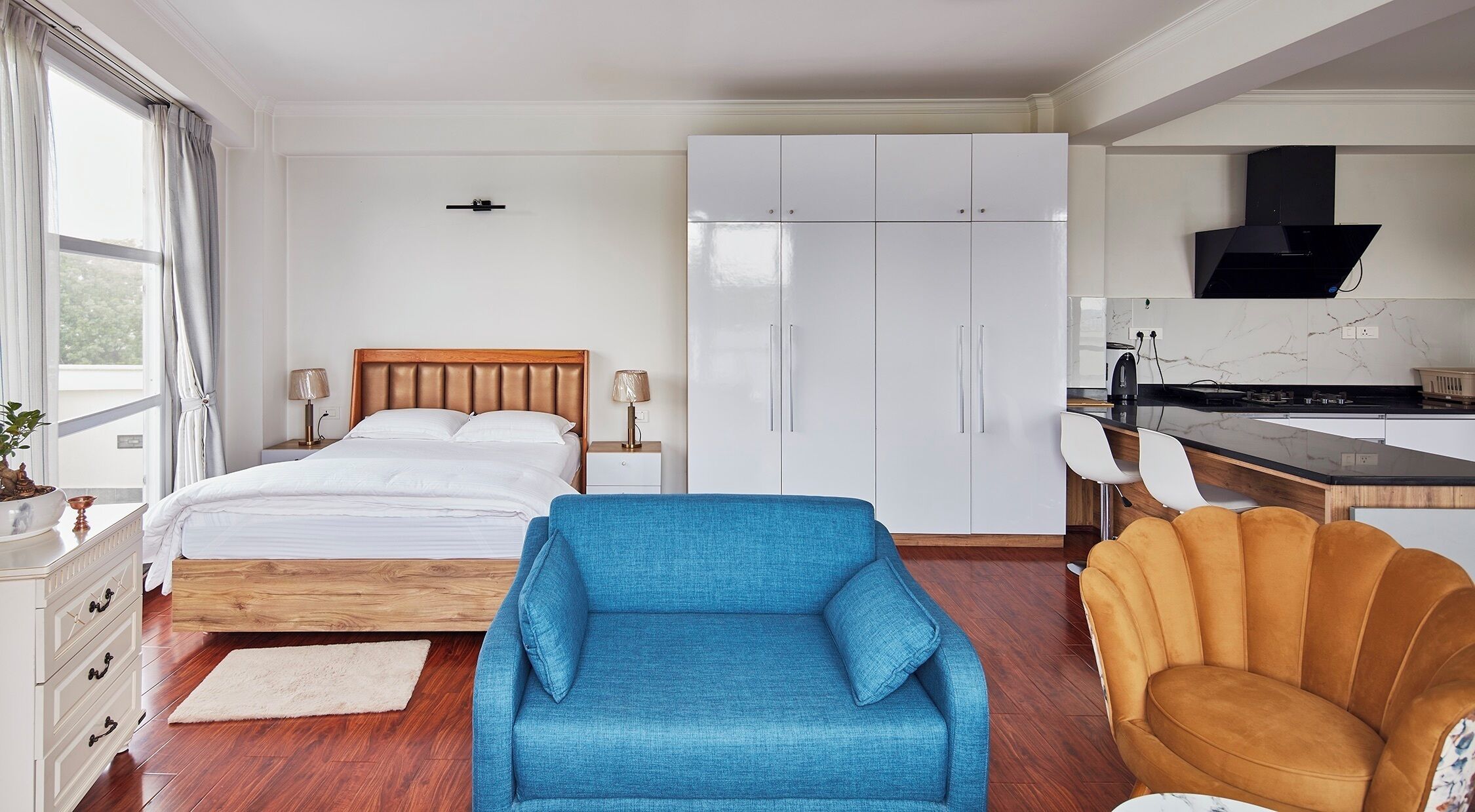 Premier Suite, City View, Executive Level | Desk, laptop workspace, blackout curtains, soundproofing