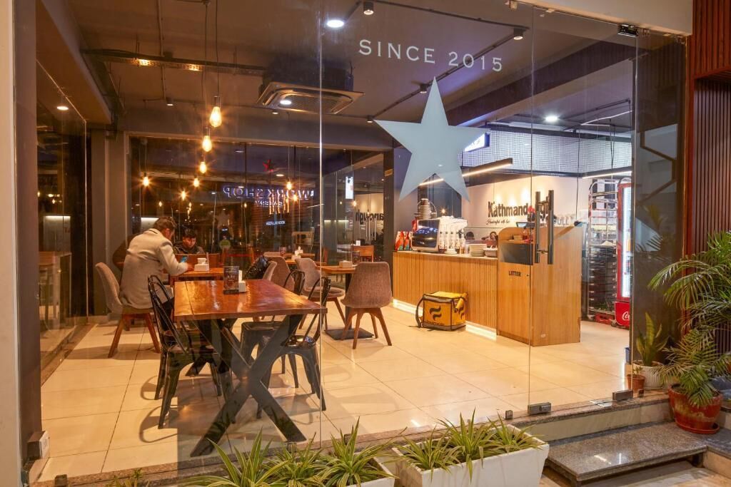 Comfort Twin Room, Balcony, City View | Dining