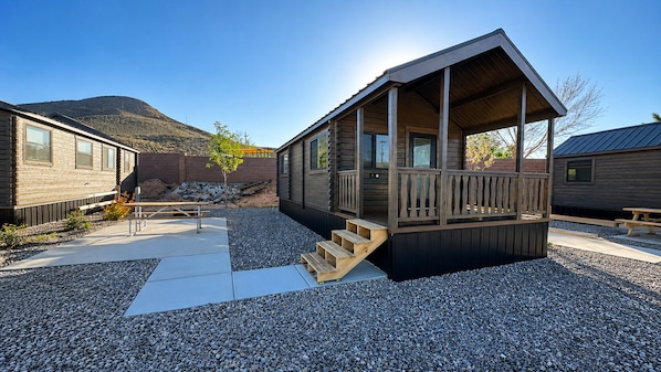 Outdoor dining - Zion Vacation Village - Family Cabin (Virgin)