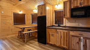 Fridge, microwave - Zion Vacation Village - Family Cabin (Virgin)