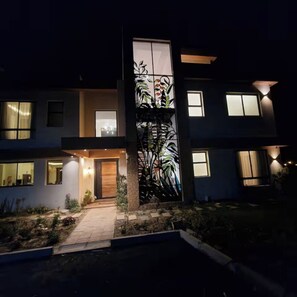 Exterior - Luxury 5-Bedroom Villa in Maiyan, Nanyuki – Elegant & Private (Nanyuki)