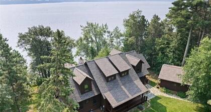 NEW! Enjoy sunrise views and spacious lakefront accommodations