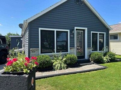 Entire Home with Lake Access - Cozy Cove at Manitou